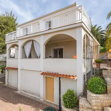 Vila - Mavasnica, Trogir, Ciovo