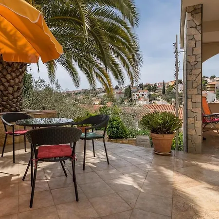 - Mavasnica, Trogir, Ciovo Villa