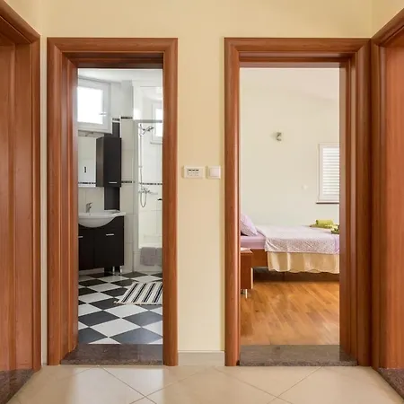 - Mavasnica, Trogir, Ciovo *