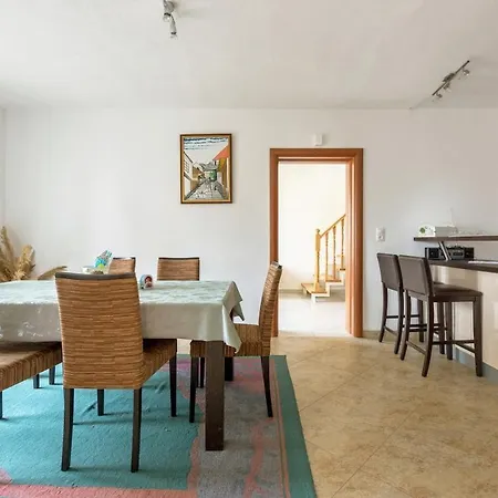 - Mavasnica, Trogir, Ciovo Vila *