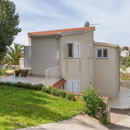 - Mavasnica, Trogir, Ciovo Villa